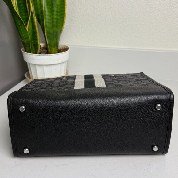 Dempsey Carryall Bag In Signature Canvas Black/White/Red - Picture 4 of 4